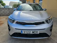 Usado Kia Stonic 100 CV (73 kW) 2023 Gris SUV