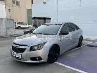 Usado Chevrolet Cruze LS 125 CV (91 kW) 2010 Gris / plata Berlina