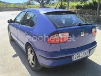 Usado Seat Leon 105 CV (77 kW) 2003 Azul Utilitario