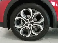 Usado Renault Captur 140 CV (102 kW) 2022 Rojo SUV