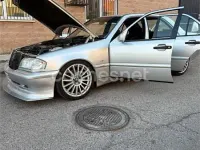 Usado Mercedes C230 193 CV (141 kW) 1997 Gris / plata Berlina