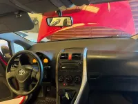 Usado Toyota Auris Live 90 CV (66 kW) 2009 Rojo Utilitario