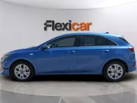 Usado Kia Ceed 136 CV (100 kW) 2023 Azul Utilitario