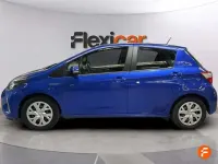 Usado Toyota Yaris Active 99 CV (72 kW) 2020 Azul Utilitario