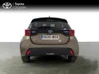 Usado Toyota Yaris Hybrid Active 116 CV (85 kW) 2023 Blanco Berlina