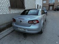 Usado VW Eos 140 CV (102 kW) 2007 Gris / plata Descapotable