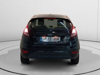 Usado Ford Fiesta Trend 82 CV (60 kW) 2012 Gris Utilitario