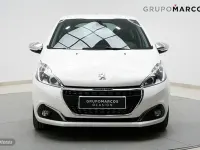 Usado Peugeot 208 Allure 100 CV (73 kW) 2018 Blanco Utilitario