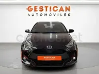 Usado Toyota Yaris Hybrid Active 116 CV (85 kW) 2022 Negro Berlina