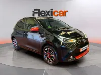 Usado Toyota Aygo x-style 72 CV (52 kW) 2021 Negro Utilitario