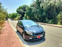 Usado Kia Ceed GT 90 CV (66 kW) 2015 Negro Berlina