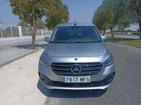 Usado Mercedes T180 116 CV (85 kW) 2023 Gris / plata Monovolumen