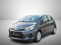 Usado Toyota Yaris Hybrid Advance 100 CV (73 kW) 2013 Gris / plata Berlina