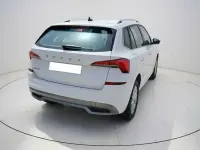 Usado Skoda Kamiq Ambition 110 CV (80 kW) 2021 Blanco SUV