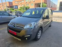 Usado Citroën Berlingo Feel 100 CV (73 kW) 2016 Gris / plata Monovolumen