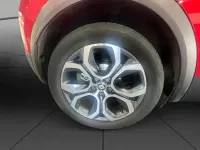 Usado Renault Captur Zen 145 CV (106 kW) 2022 Rojo SUV