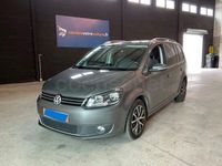 Usado VW Touran Advance 105 CV (77 kW) 2015 Gris / plata Monovolumen