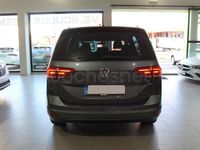 Usado VW Touran Business 122 CV (89 kW) 2021 Gris / plata Monovolumen