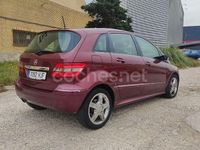 Usado Mercedes B200 140 CV (102 kW) 2007 Granate Monovolumen
