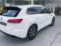 Käytetty VW Touareg 286 HP (210 kW) 2022 Valkoinen Katumaasturi