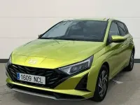 Usado Hyundai i20 100 CV (73 kW) 2025 Verde Utilitario