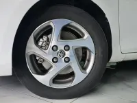 Usado Toyota Yaris Hybrid City 100 CV (73 kW) 2016 Blanco Berlina