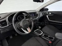 Usado Kia Ceed 120 CV (88 kW) 2021 Gris / plata Utilitario