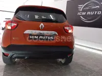 Usado Renault Captur Zen 120 CV (88 kW) 2016 Naranja SUV