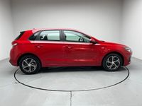 Usado Hyundai i30 120 CV (88 kW) 2021 Rojo Berlina
