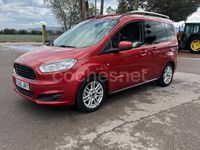 Usado Ford Tourneo Courier Titanium 100 CV (73 kW) 2016 Granate Monovolumen