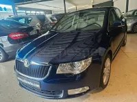 Usado Skoda Superb Exclusive 140 HP (102 kW) 2010 Azul Sedan