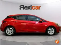 Usado Opel Astra Business Elegance 130 CV (95 kW) 2020 Rojo Berlina
