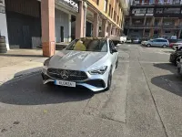 Usado Mercedes CLA220 190 CV (139 kW) 2025 Gris / plata Berlina
