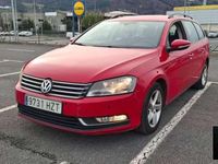 Usado VW Passat 140 CV (102 kW) 2012 Rojo Familiar