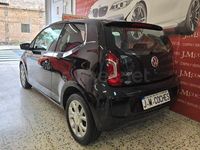 Usado VW up! Beats 75 CV (55 kW) 2017 Negro Utilitario
