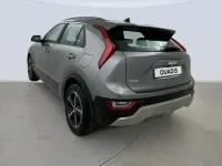 Usado Kia Niro 129 CV (94 kW) 2025 Gris SUV