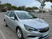 Usado Opel Astra Business 110 CV (80 kW) 2017 Gris / plata Familiar