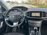 Usado Peugeot 308 Style 100 CV (73 kW) 2020 Azul Familiar