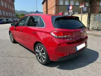 Usado Hyundai i30 116 CV (85 kW) 2019 Granate Berlina