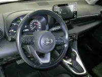 Usado Toyota Yaris Hybrid Active 116 CV (85 kW) 2022 Blanco Berlina