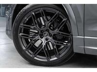 Usado Audi RS Q8 Ambiente 600 CV (441 kW) 2025 Gris / plata SUV