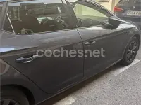 Usado Seat Leon Style 115 CV (84 kW) 2019 Gris / plata Berlina