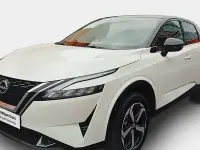 Usado Nissan Qashqai N-Connecta 140 CV (102 kW) 2023 Lunar white con techo midnight SUV