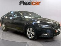 Usado Skoda Superb Style 150 CV (110 kW) 2017 Gris Berlina
