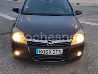 Usado Opel Astra Cosmo 100 CV (73 kW) 2005 Negro Berlina