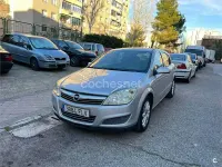 Usado Opel Astra Cosmo 100 CV (73 kW) 2007 Gris / plata Berlina