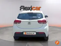 Usado Kia Rio 84 CV (61 kW) 2021 Blanco