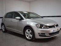 Usado VW Golf VII Advance 105 CV (77 kW) 2015 Gris Utilitario