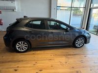 Usado Toyota Corolla Active 140 CV (102 kW) 2025 Gris / plata Berlina