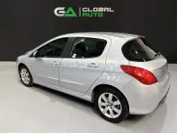 Usado Peugeot 308 Allure 120 CV (88 kW) 2012 Gris / plata Berlina